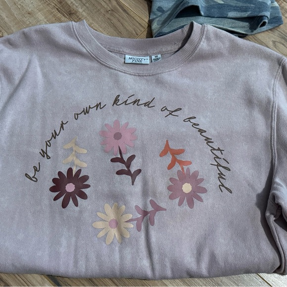 Medium Top Bundle! - Picture 2 of 2